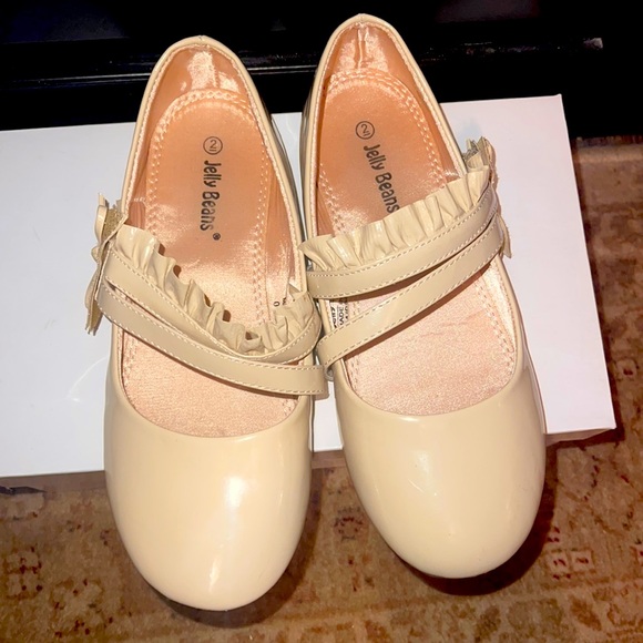Jelly Beans Mary Jane flats cream color size 2 - Picture 1 of 2